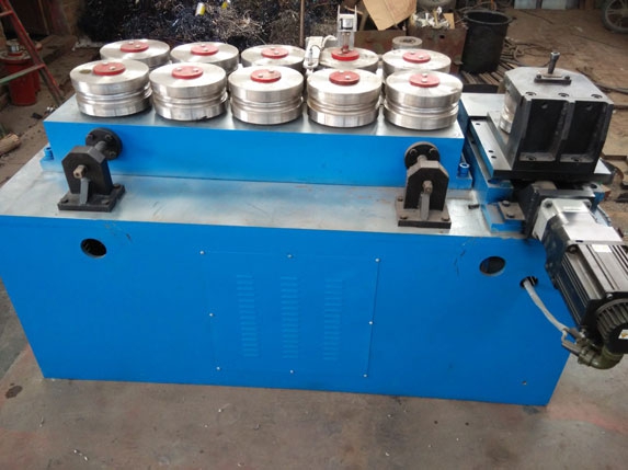 數(shù)控大棚管折彎機圖片